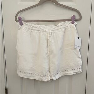 Bella Dahl High Waist Cream Shorts